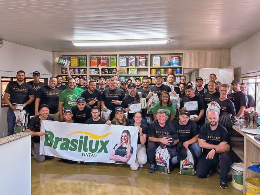 Brasilux lança seus programas de Treinamentos e Visitas à fábrica